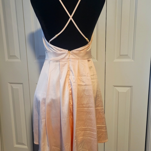 Satin Fasion Nova mini dress - Picture 2 of 2